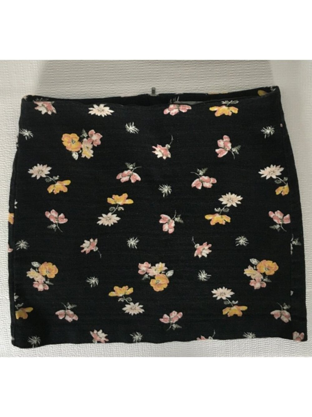 Loft Outlet Skirt Size 10 Black Corduroy Pink Yellow White Flowers Back Zipper